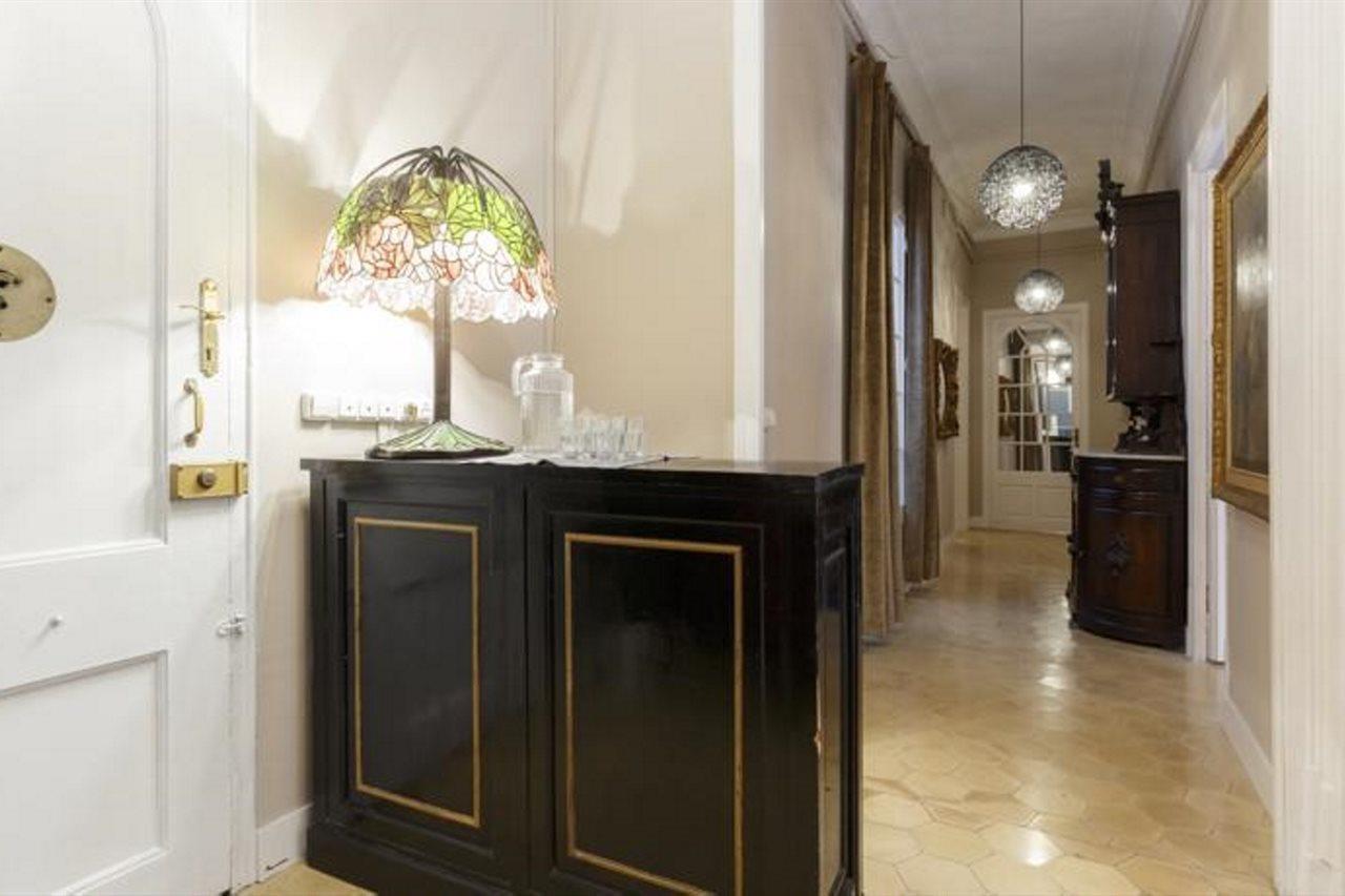 Ainb B&B Born-Via Laietana Barcelona Buitenkant foto